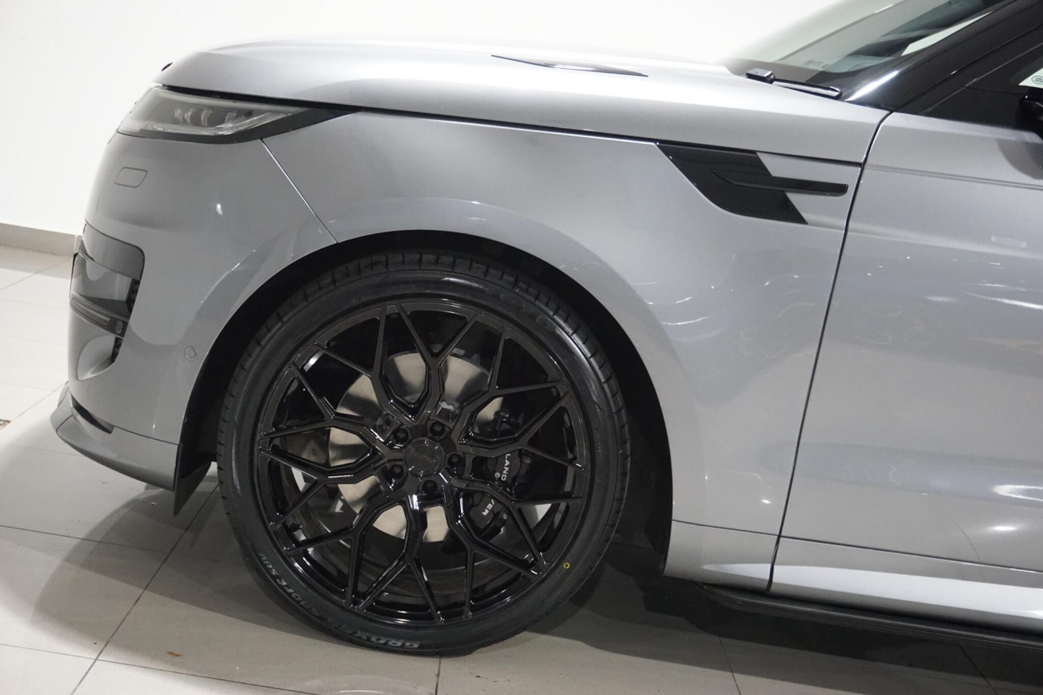 Land Rover Range Rover Sport 3.0 D300 MHEV Dynamic SE SUV 5dr Diesel Auto 4WD Euro 6 (s/s) (300 ps)